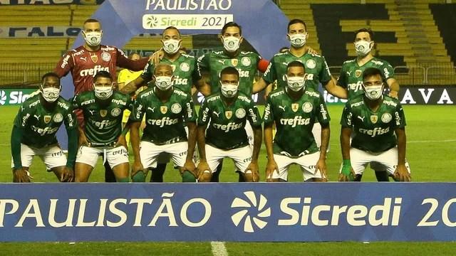 Time do Palmeiras antes de jogo contra o São Bento