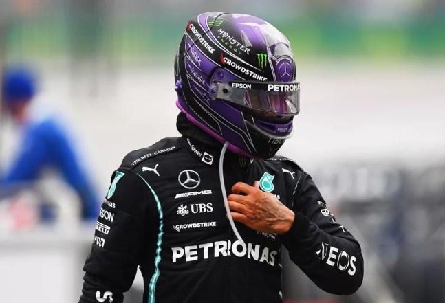 Lewis Hamilton não ficou nem um pouco satisfeito com seu resultado no GP da Turquia — Foto: Dan Mullan/Getty Images