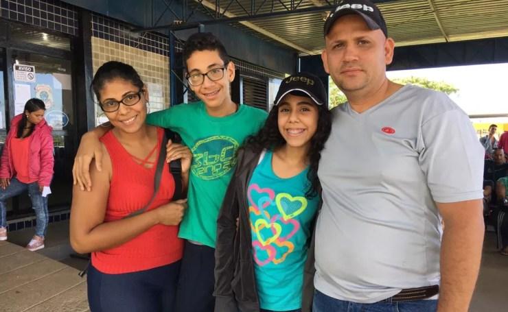A família Gonzales resolveu mudar para Roraima após a instituição da Assembleia Constituinte pelo presidente venezuelano Nicolás Maduro  (Foto: Emily Costa/G1 RR)