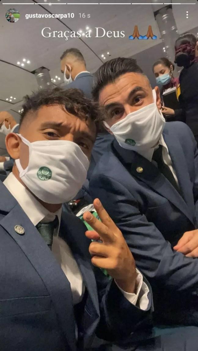 Gustavo Scarpa e Willian na chegada do Palmeiras a Doha — Foto: Reprodução/Instagram
