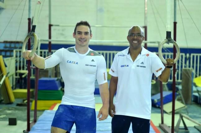Arthur Zanetti e Marcos Goto, em São Caetano, antes dos Jogos Olímpicos do Rio em 2016 — Foto: Osvaldo F./Contrapé