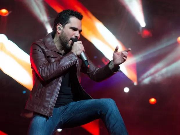 Zezé Di Camargo e Luciano fazem show grandioso na madrugada deste domingo (28) na Festa do Peão de Barretos 2016 (Foto: Érico Andrade/G1)