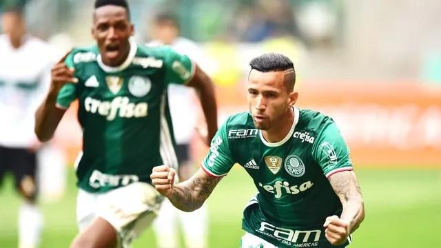 Palmeiras vence o Coritiba, aumenta invencibilidade e abre vantagem na liderança