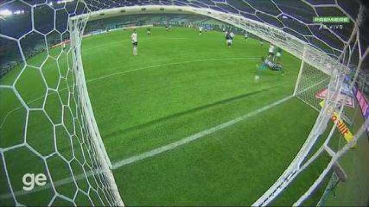 Gol de Raphael Veiga contra o Grêmio