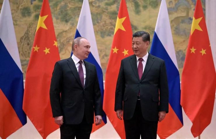 O presidente da Rússia, Vladimir Putin, participa de reunião com o presidente da China, Xi Jinping, em 4 de fevereiro de 2022 em Pequim — Foto: Aleksey Druzhinin/Sputnik/Kremlin via Reuters