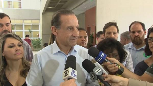 Candidato fala em acabar com a progressão continuada durante visita a Jundiaí (Foto: TV TEM/Reprodução)
