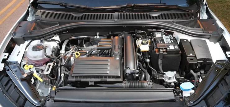 Motor 1.4 turbo do Volkswagen Jetta — Foto: Divulgação