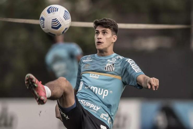 Gabriel Pirani, meia do Santos, em treino no CT — Foto: Ivan Storti/Santos FC
