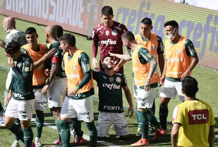 A comemoração do segundo gol de Willian, do Palmeiras, contra o América-MG — Foto: Marcos Ribolli