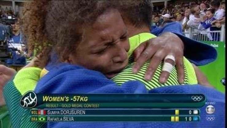 É ouro!!! Rafaela Silva vence final olímpica e garante primeira medalha de ouro do Brasil