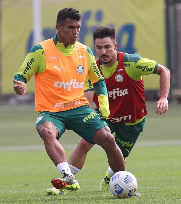 Gabriel Veron e Willian, atacantes do Palmeiras — Foto: Cesar Greco / Ag. Palmeiras