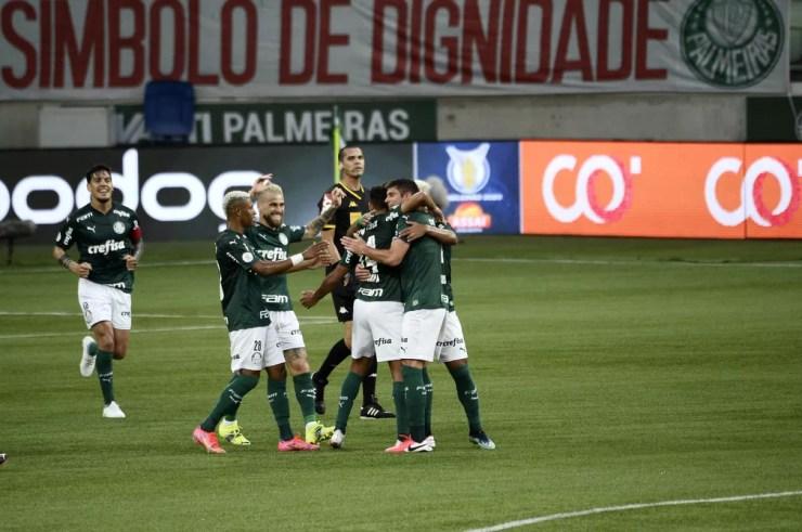 Palmeiras atuou "leve" e sobrou contra o Fortaleza no último domingo — Foto: Marcos Ribolli