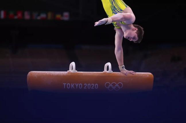 Diogo Soares pode ir à final do individual geral — Foto: Reuters