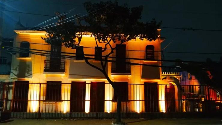 Visão noturna dos apartamentos no Centro Cultural Vila Itororó — Foto: Secretaria Municipal de Cultura/Divulgação