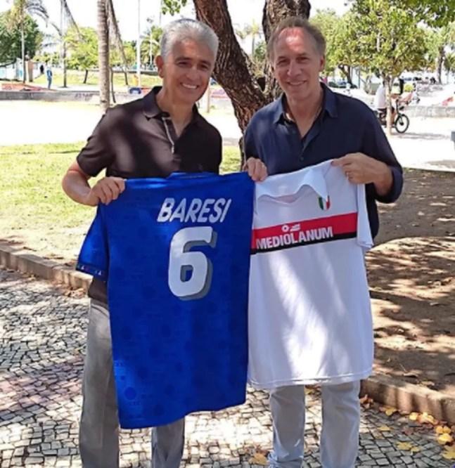 Camisa 6 de Baresi usada na final da Copa de 1994 é guardada por Bebeto — Foto: Reprodução/Instagram