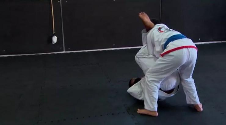Richard durante treinamento de jiu-jitsu — Foto: Reprodução