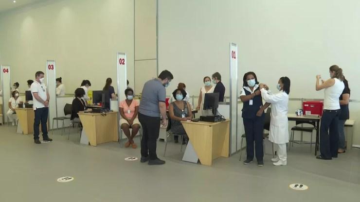 Hospital das Clínicas de SP iniciou megaoperação de vacinação contra a Covid nesta segunda, 18 de janeiro — Foto: Reprodução/TV Globo