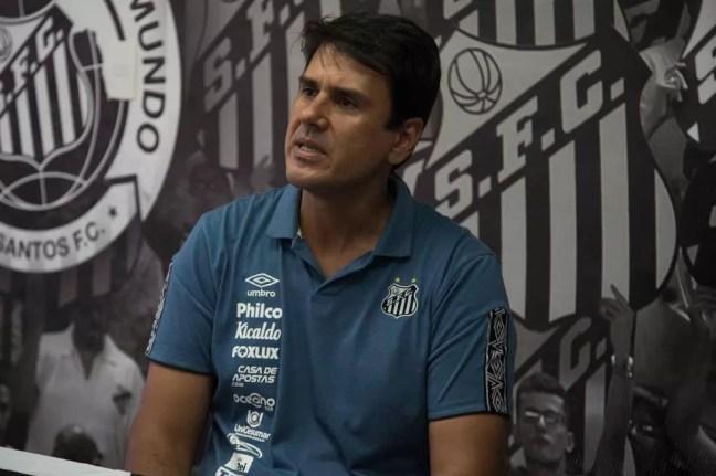 Jorge Andrade, gerente de futebol do Santos — Foto: Ivan Storti