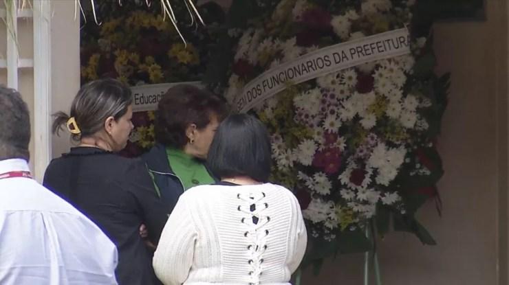Fisioterapeuta foi enterrada em Castilho nesta terça-feira (7) (Foto: Reprodução/TV TEM)