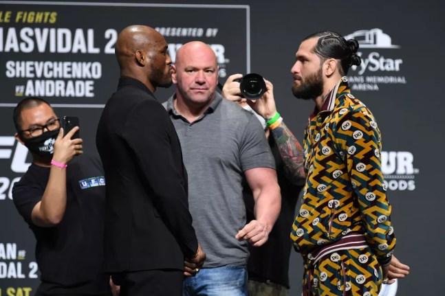 Kamaru Usman e Jorge Masvidal se enfrentam na luta principal do UFC 261 — Foto: Getty Images