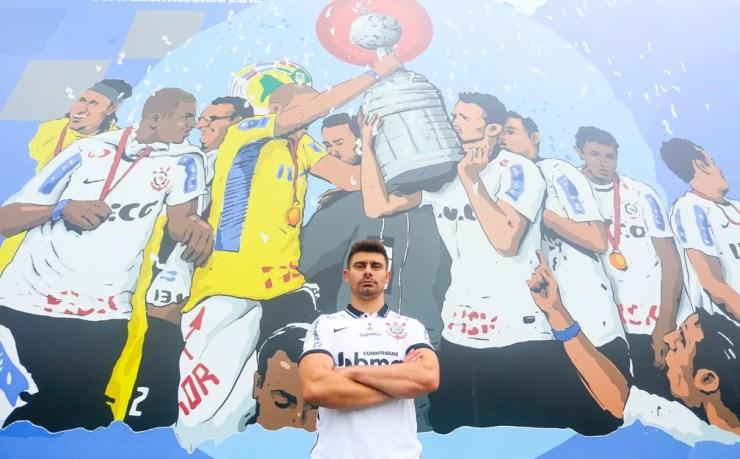 Alex foi anunciado pelo Corinthians na última quarta-feira — Foto: Rodrigo Coca / Ag.Corinthians