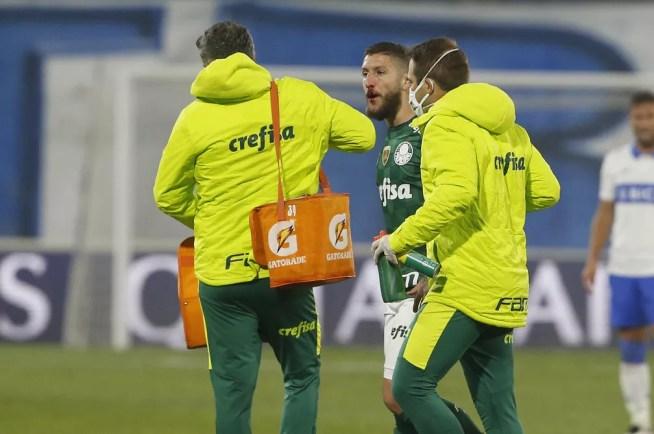 Zé Rafael tem sangramento no nariz durante Universidad Católica x Palmeiras — Foto: Staff Images/Conmebol