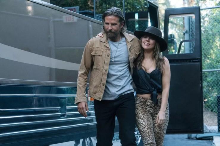 Bradley Cooper e Lady Gaga em cena de 'Nasce uma estrela' — Foto: Divulgação
