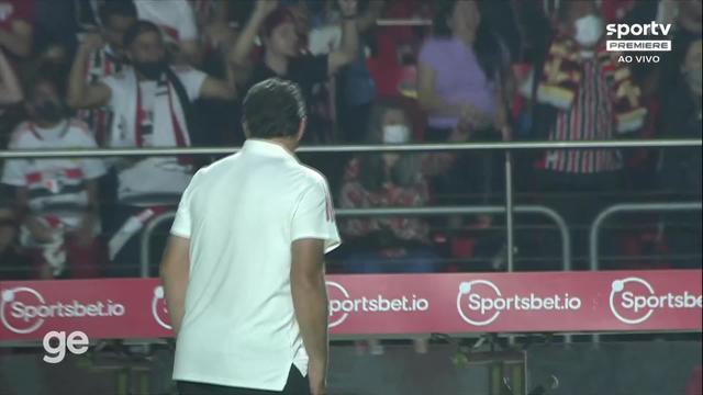 Aos 35 min do 2º tempo - gol de dentro da área de Gabriel Sara do São Paulo contra o Sport