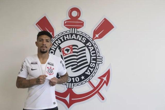 Douglas é reforço do Corinthians (Foto: Daniel Augusto Jr./Ag. Corinthians)
