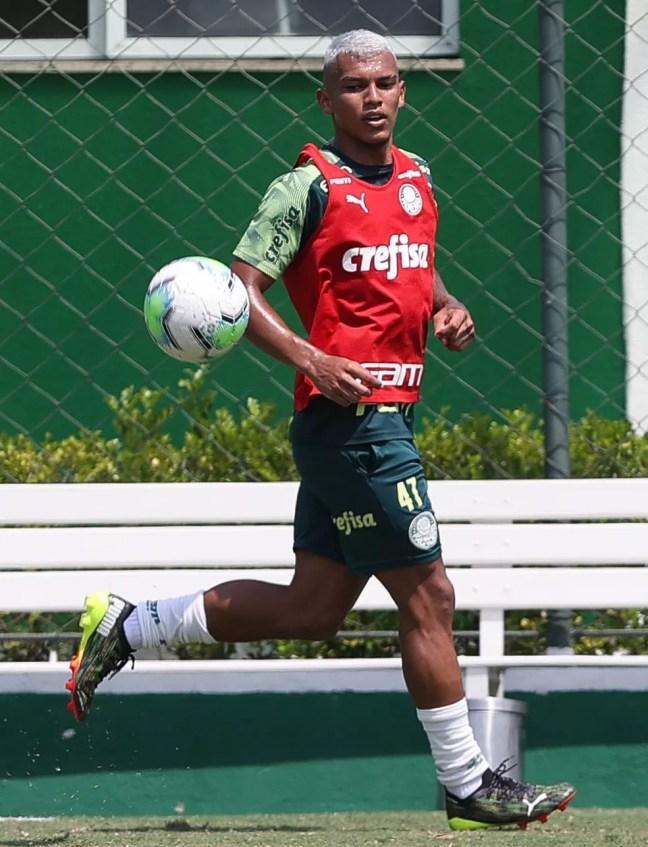 Gabriel Veron, atacante do Palmeiras, vai passar por uma nova pré-temporada — Foto: Cesar Greco / Ag. Palmeiras