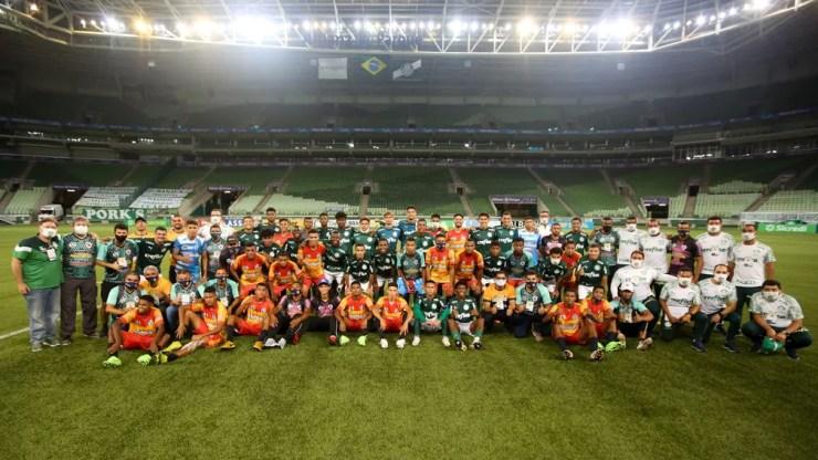 Jogadores do Palmeiras e do Presidente Médici-MA — Foto: Fábio Menotti / Ag Palmeiras