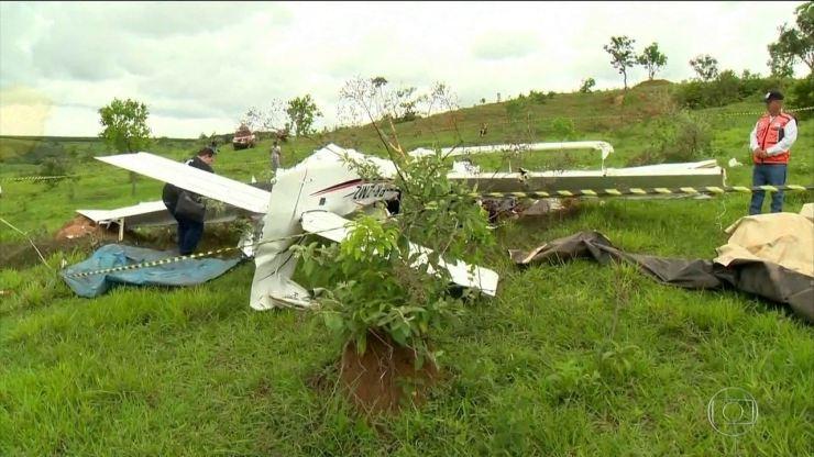 Queda de avião mata cinco pessoas da mesma família em Patos de Minas (MG)