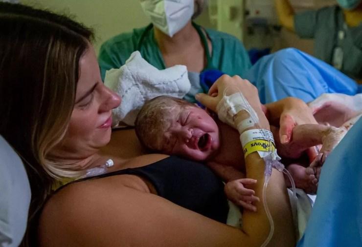 A influencer Shantal durante o parto da pequena Domênica, em setembro, em São Paulo. — Foto: Reprodução/Instagram