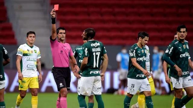 Matías Viña expulso em Palmeiras x Defensa y Justicia