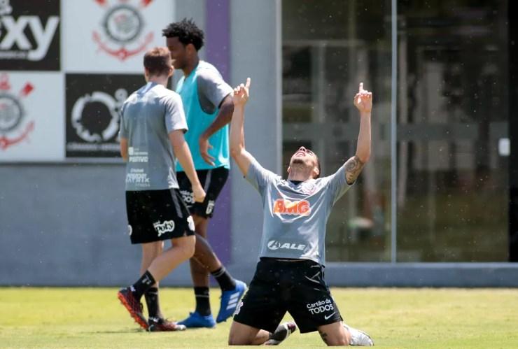 Gabriel em treino do Corinthians — Foto: Rodrigo Coca/Ag. Corinthians