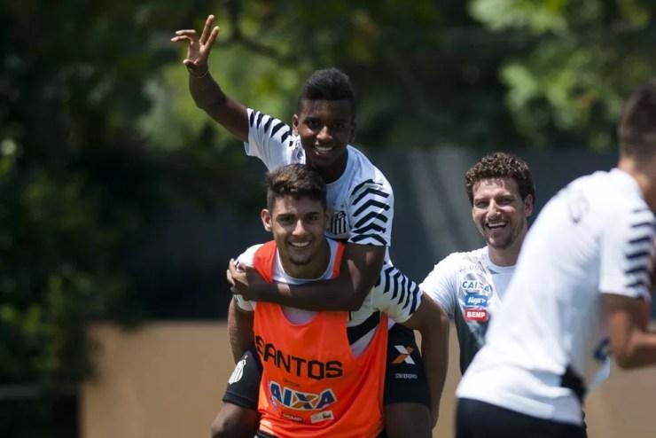 Rodrygo (e Yuri Alberto) foi promovido por Elano no Santos — Foto: Ivan Storti/Santos FC