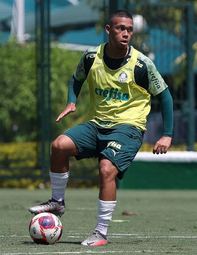 Ramon, volante do time sub-20 do Palmeiras — Foto: Cesar Greco