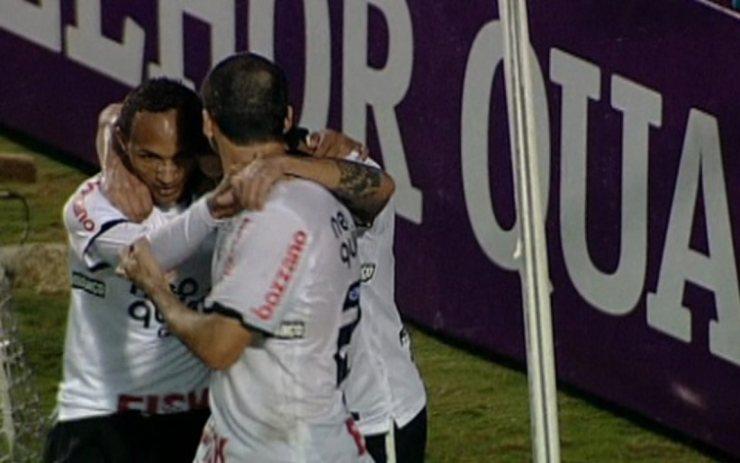 Os gols de Corinthians 5 x 0 São Paulo pela 6ª rodada do Brasileirão 2011
