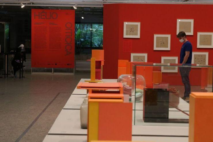 Reabertura do Museu de Arte de São Paulo - Masp conta com exposição do artista Hélio Oiticica, na Avenida Paulista.