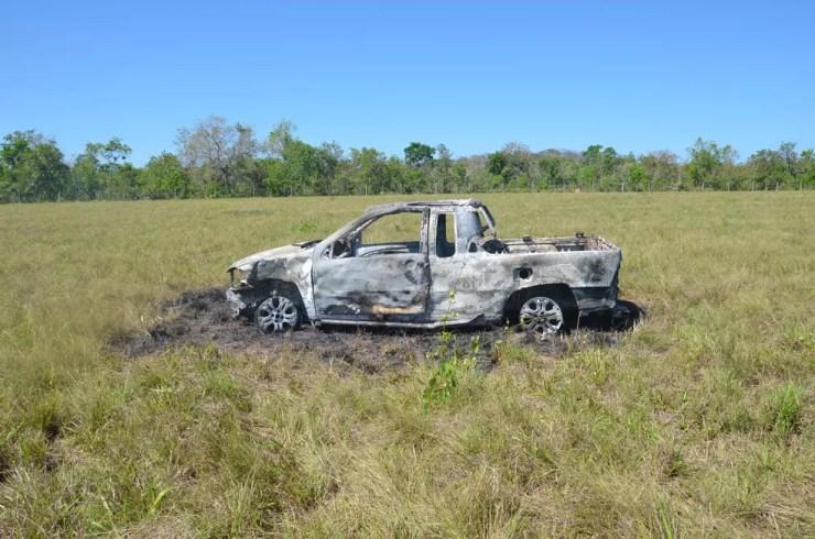 Amigos foram encontrados mortos dentro de carro incendiado na fronteira com a Bolívia (Foto: Cáceres Notícias)