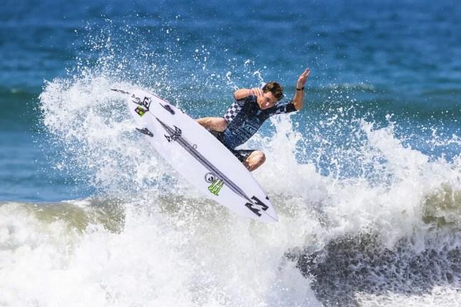 Surfista do CT, Griffin Colapinto está em 9º no ranking da CS e pode abrir mais uma vaga com o recuo da WSL — Foto: Sean Rowland/WSL