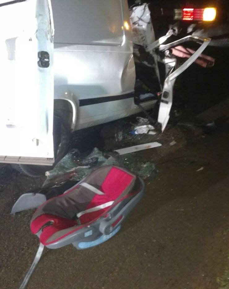 Cadeirinha estava no compartimento de cargas, segundo o Corpo de Bombeiros, bebê saiu ileso do acidente em Pederneiras (Foto: Arquivo pessoal )