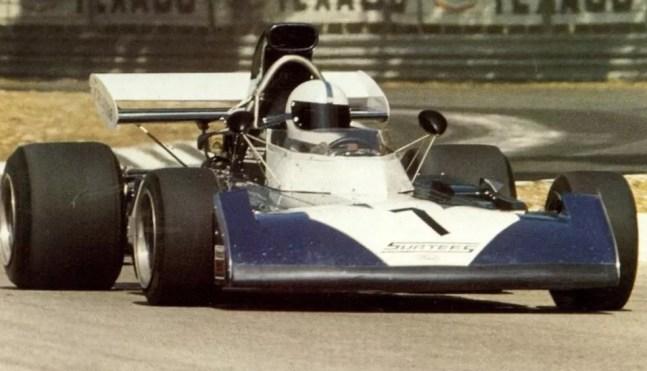 John Surtees fez sua última corrida de Fórmula 1 em Monza, em 1972 — Foto: Reprodução/rede social