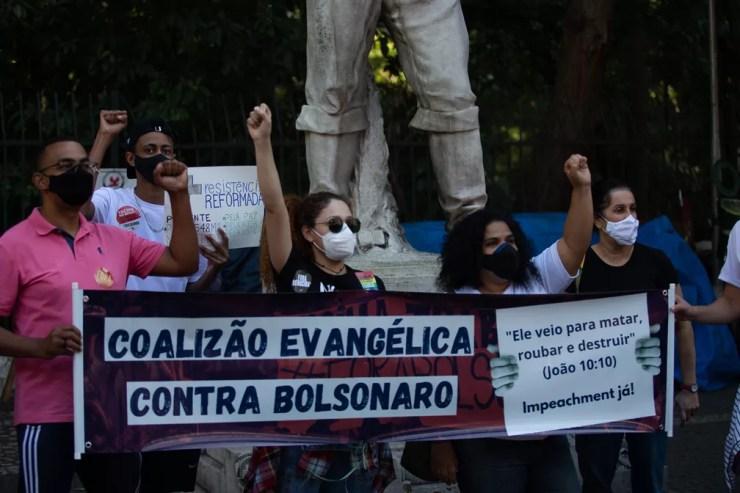Manifestantes evangélicos em ato contra o presidente da República, Jair Bolsonaro (sem partido), neste sábado, 24, na Avenida Paulista, em São Paulo — Foto: VILMAR BANNACH/PHOTOPRESS/ESTADÃO CONTEÚDO