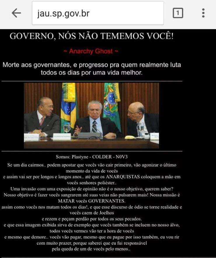 Depois da foto de um homem armado, hackers publicaram um manifesto político no site da prefeitura de Jaú  (Foto: Reprodução / Site da prefeitura de Jaú )