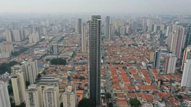 'Figueiras do Tatuapé', prédio que se tornou o residencial mais alto de São Paulo, com 168 metros de altura — Foto: Giaccomo Vocio/G1