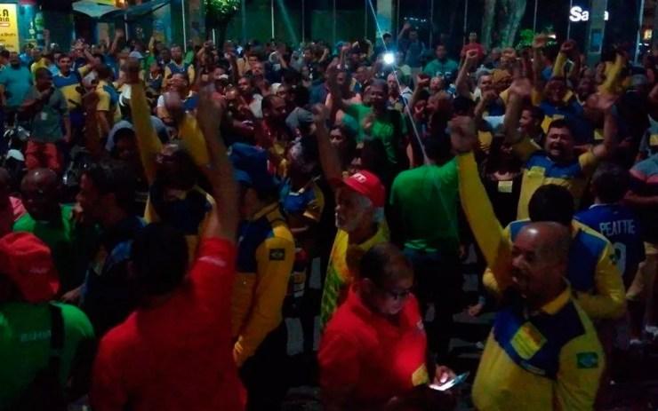 Trabalhadores decidiram entrar em greve em assembleia realizada em Salvador (Foto: Divulgação/Sincotelba)