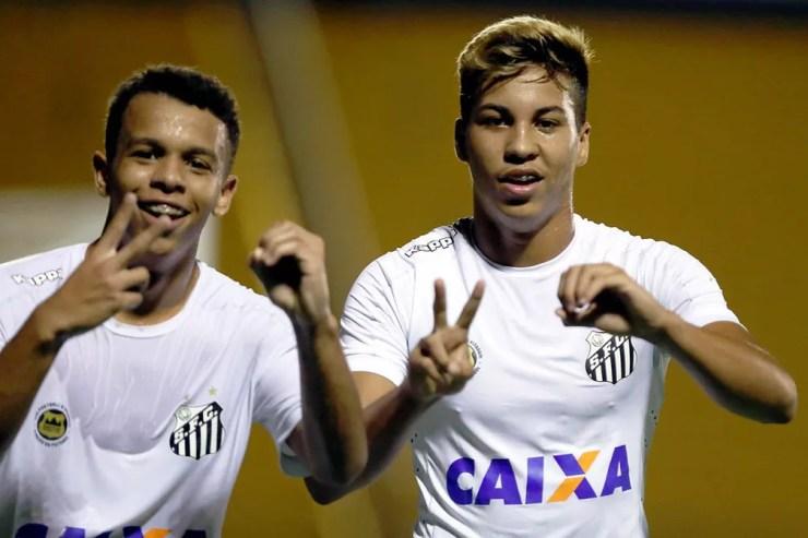 Kaio Jorge e Sandry pelo Santos, ainda garotos — Foto: Ivan Storti / Santos FC