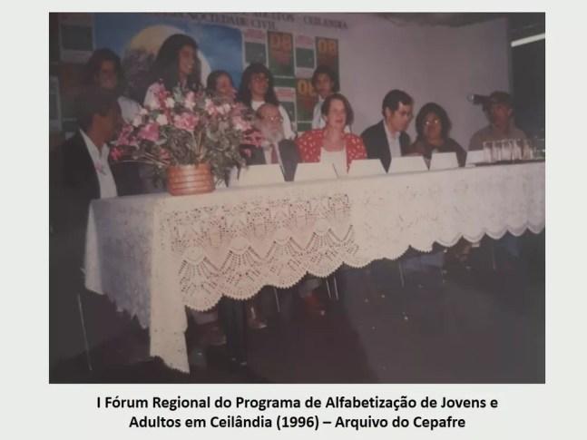 Paulo Freire durante I Fórum Regional do Programa de Alfabetização de Jovens e Adultos, em Ceilândia (DF) — Foto: Arquivo Cepafre