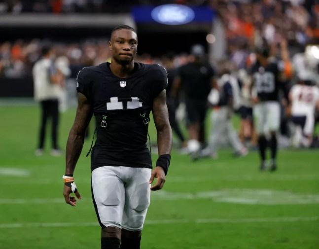 Henry Ruggs com a camisa do Las Vegas Raiders — Foto: Ethan Miller/Getty Images
